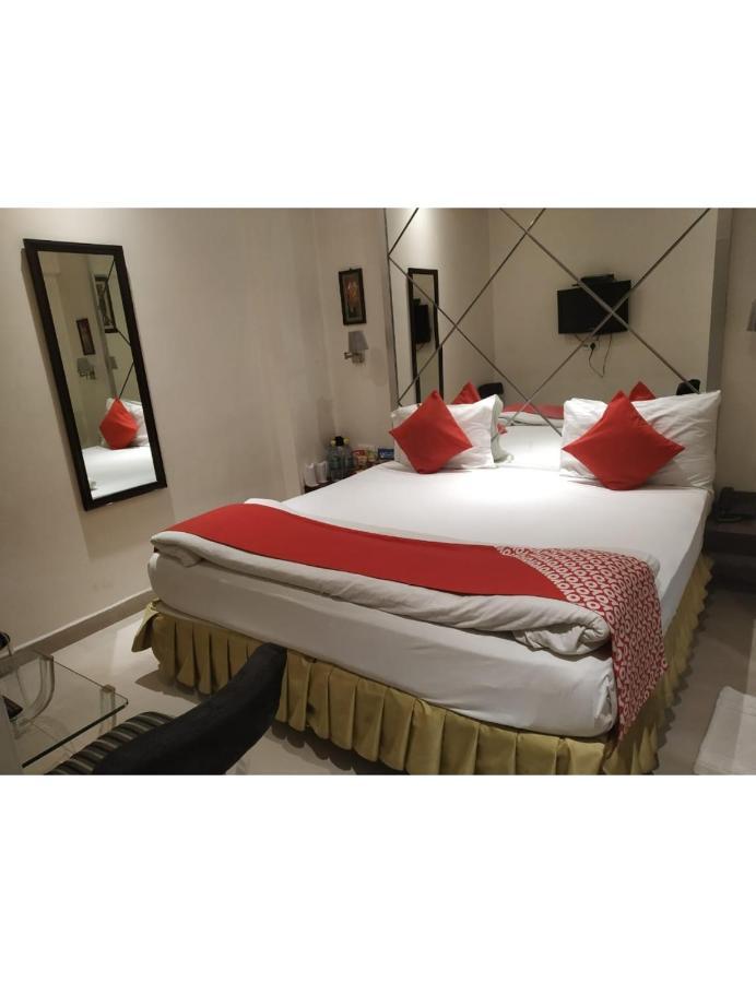 Hotel D Grand, Bareilly Exteriör bild