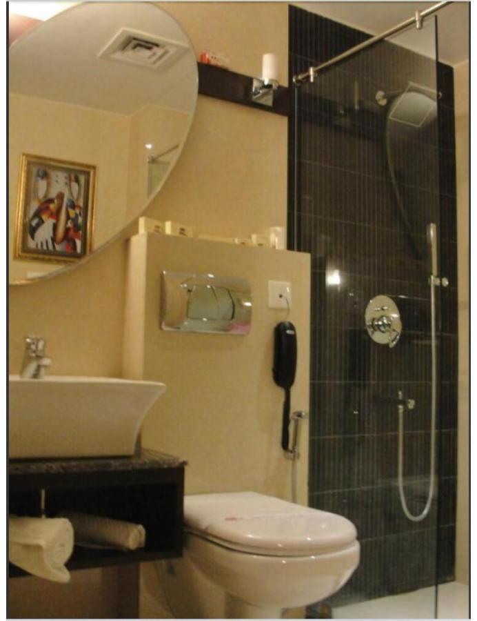 Hotel D Grand, Bareilly Exteriör bild